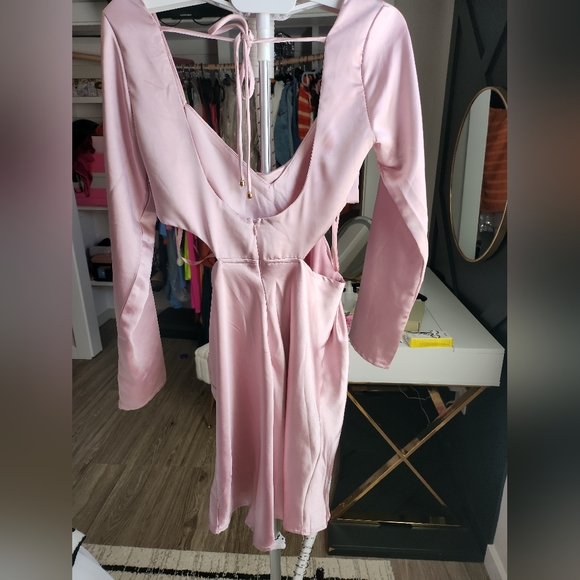 Shaken Not Stirred Cut-Out Waist Long Sleeve Pleat Mini Dress Blush - Picture 8 of 12